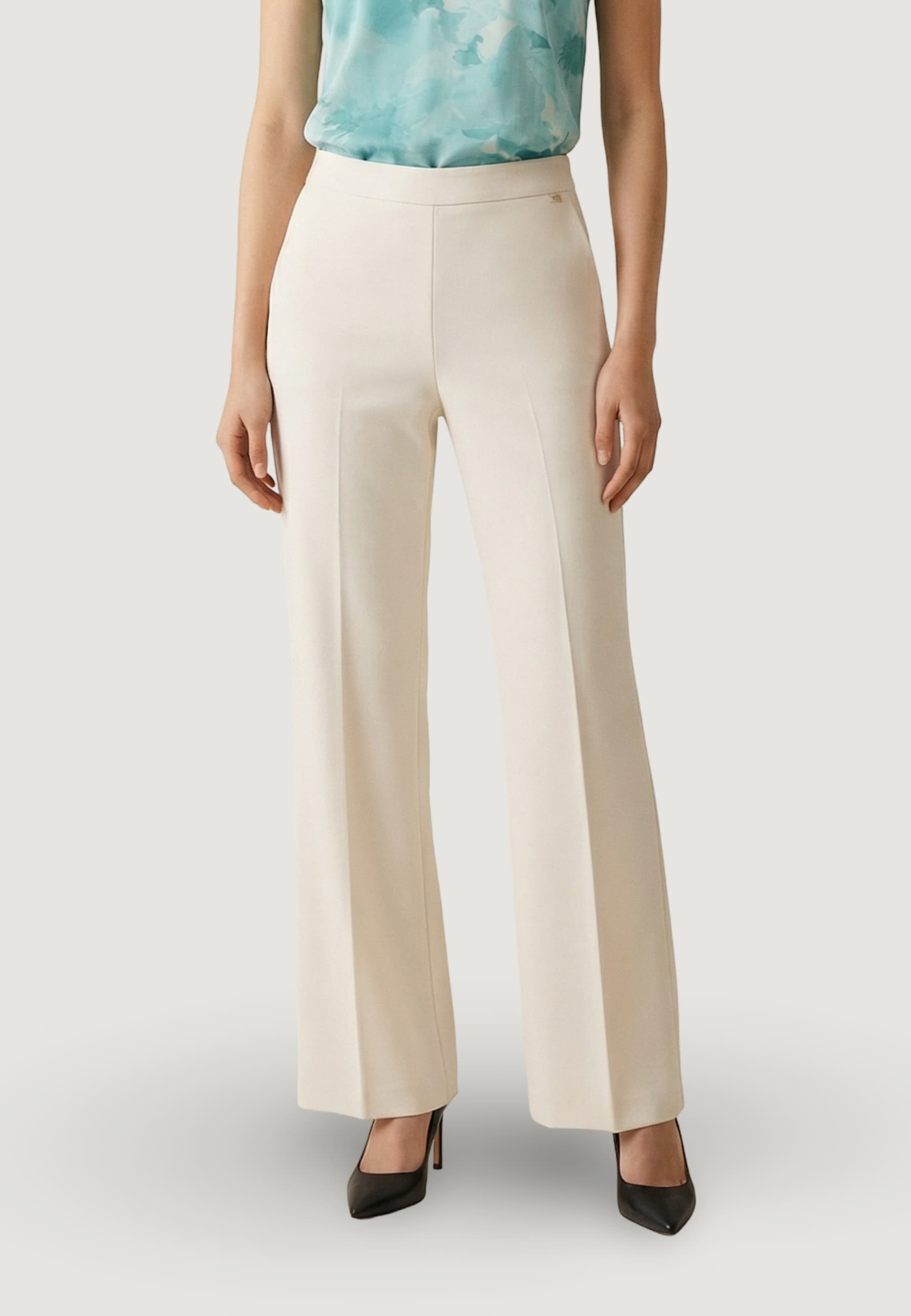 Artigli  Women Trousers
