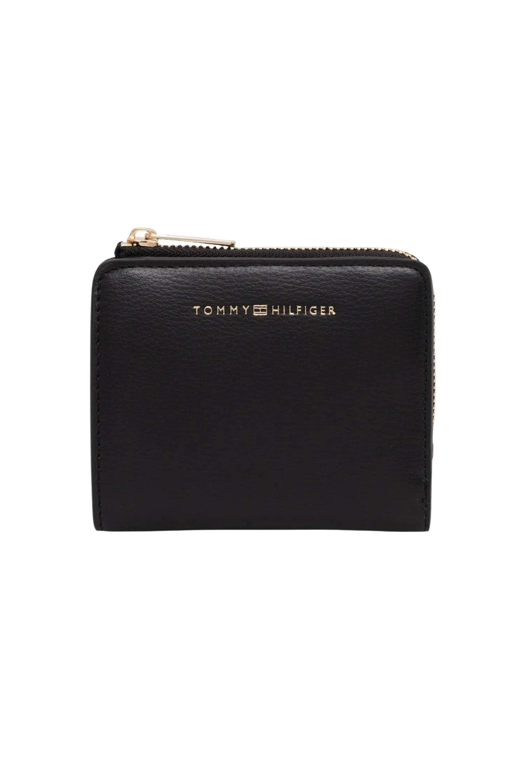 Tommy Hilfiger  Women Wallet