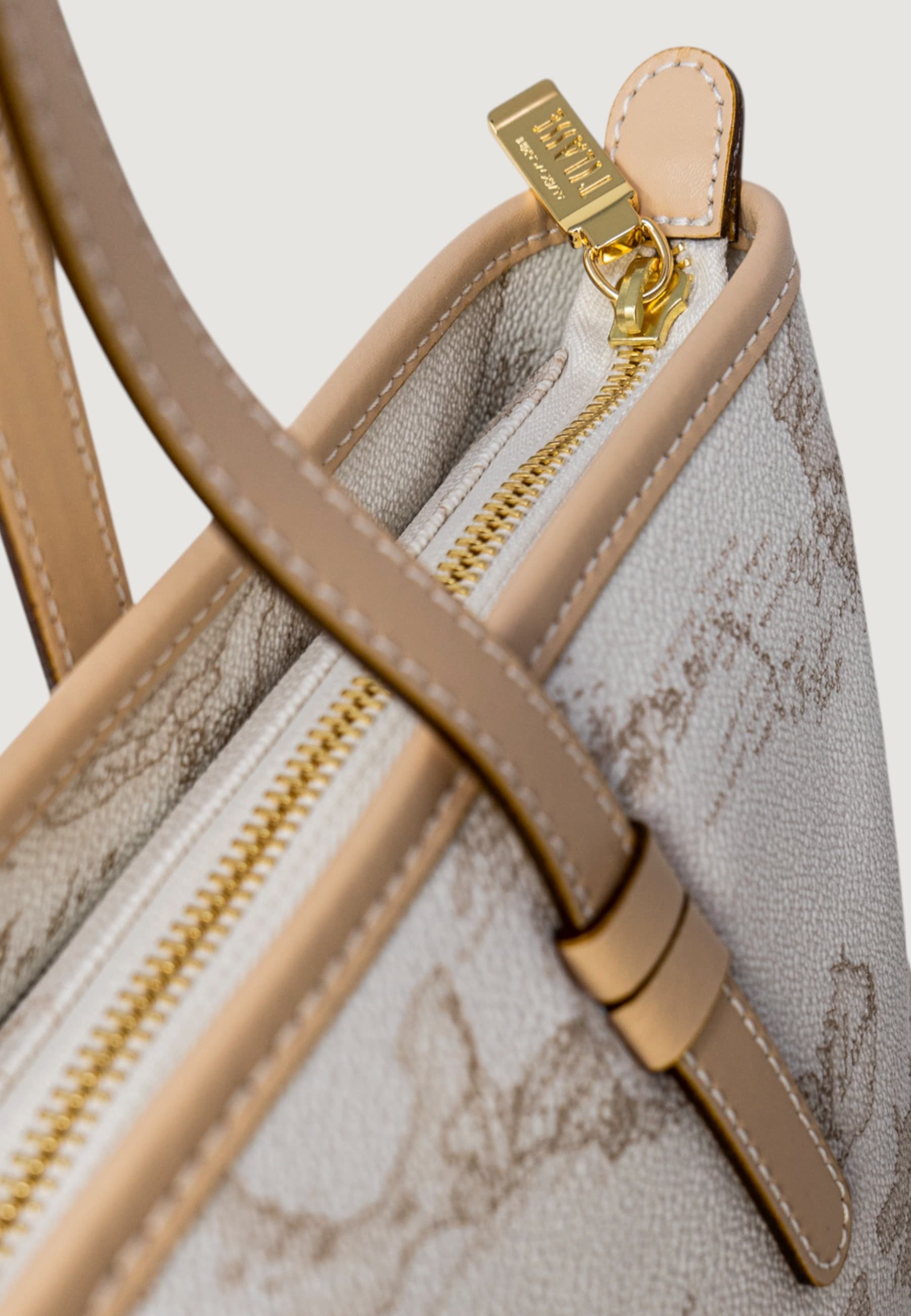 Alviero Martini Prima Classe  Women Bag