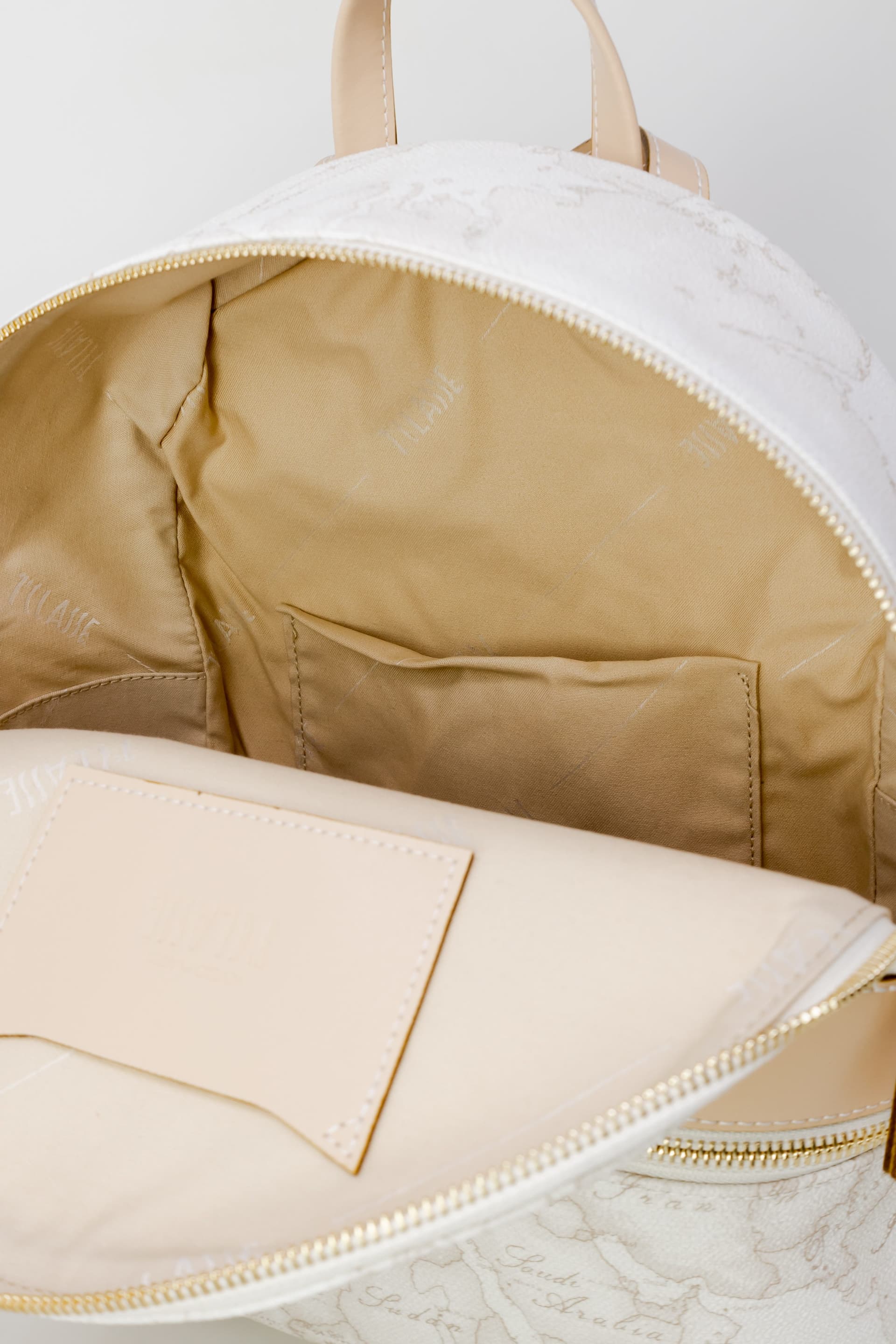 Alviero Martini Prima Classe  Women Bag