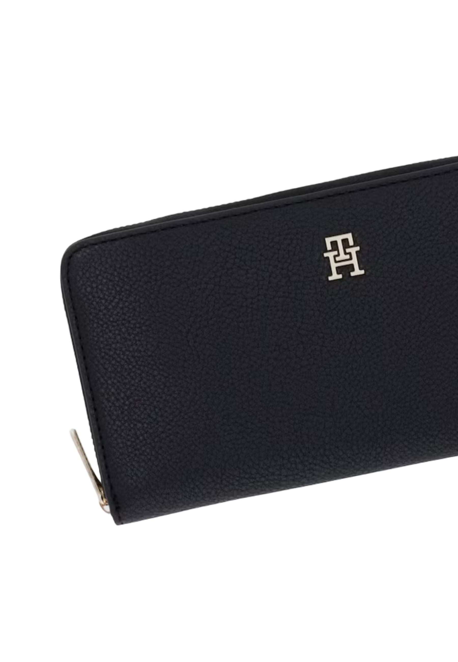 Tommy Hilfiger  Women Wallet