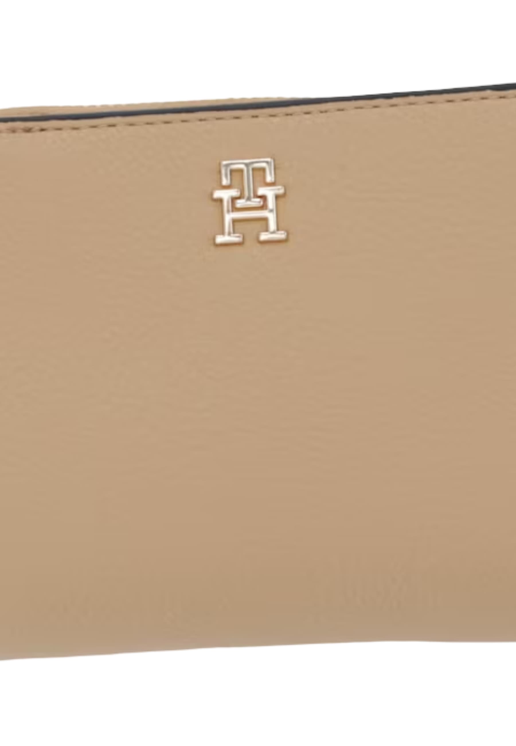 Tommy Hilfiger  Women Wallet