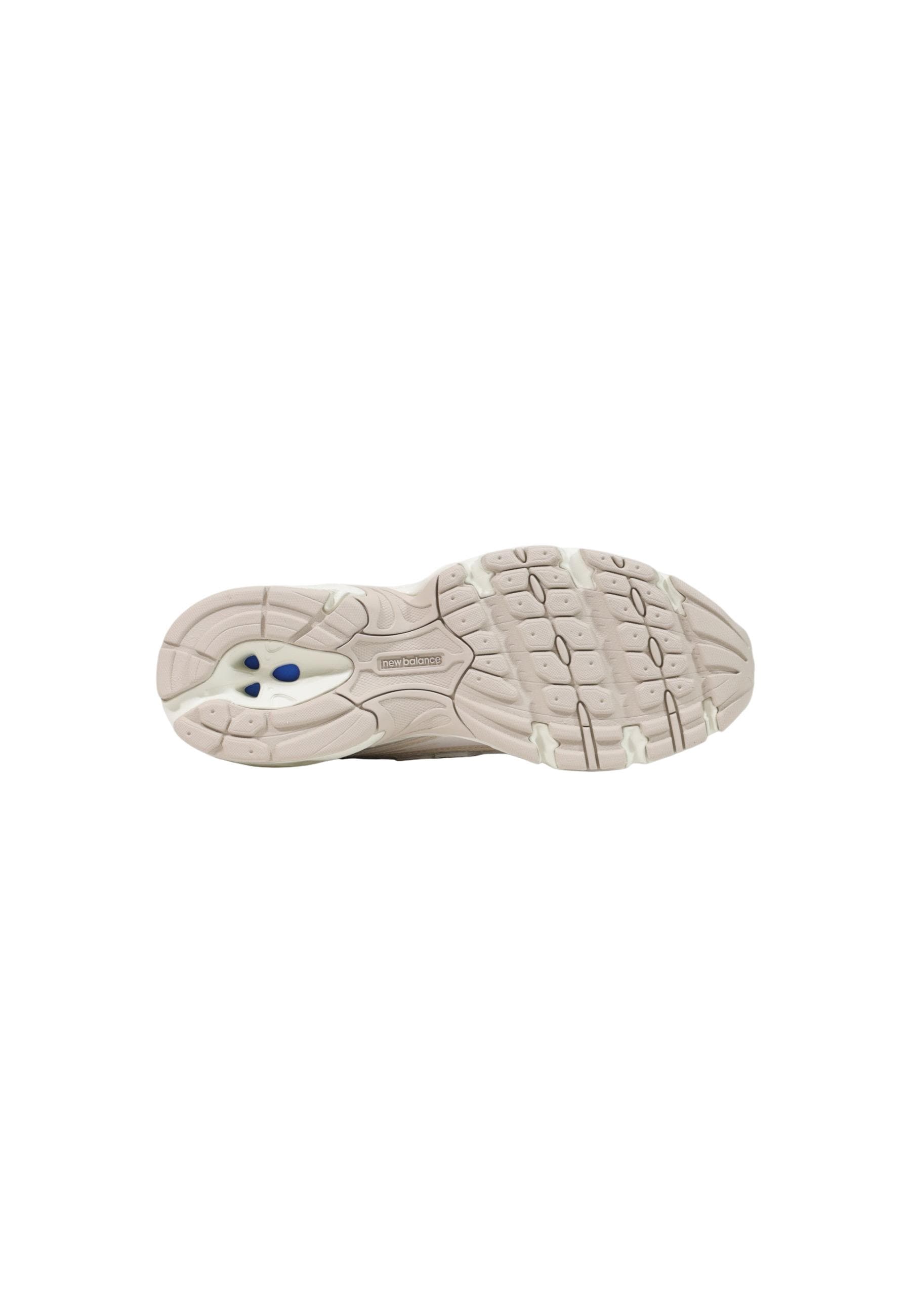 New Balance Women Sneakers