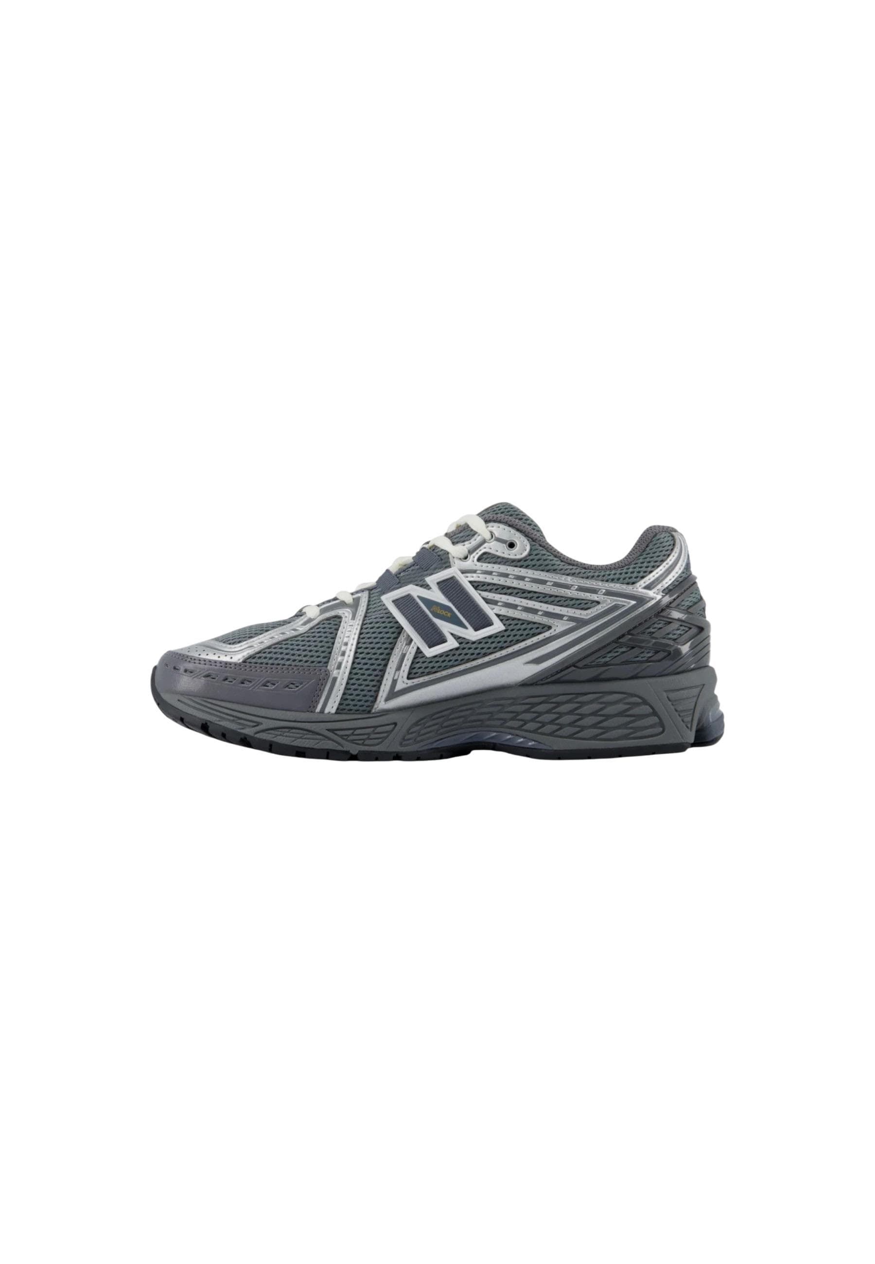 New Balance Men Sneakers