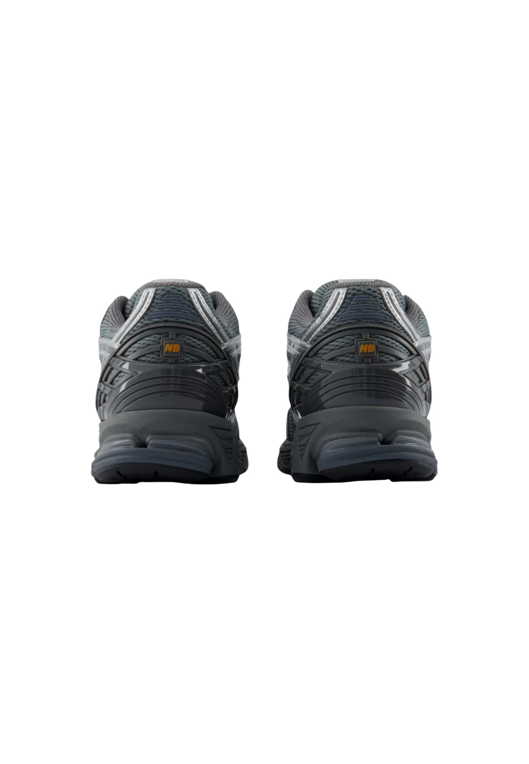 New Balance Men Sneakers