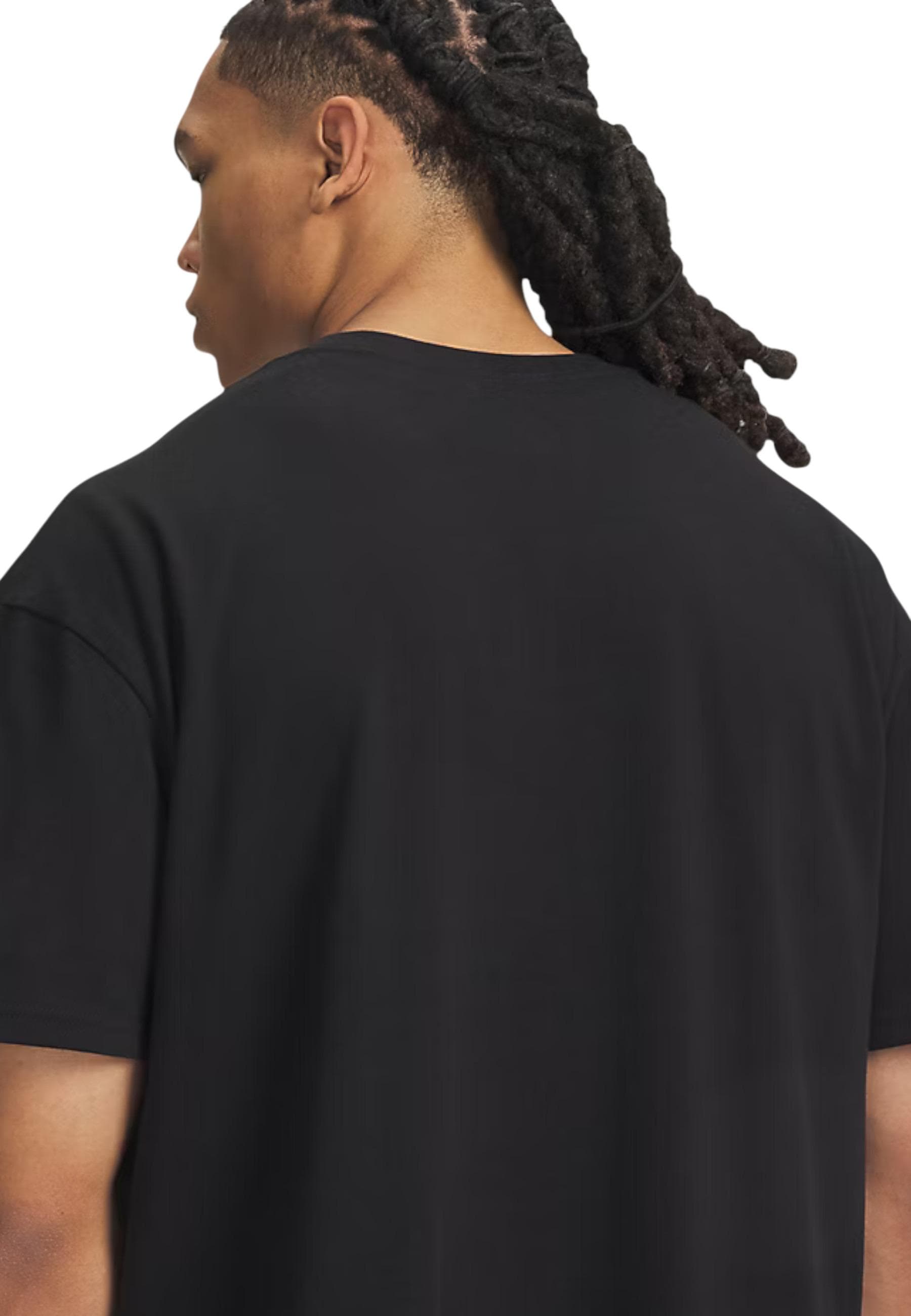 Under Armour Men T-Shirt