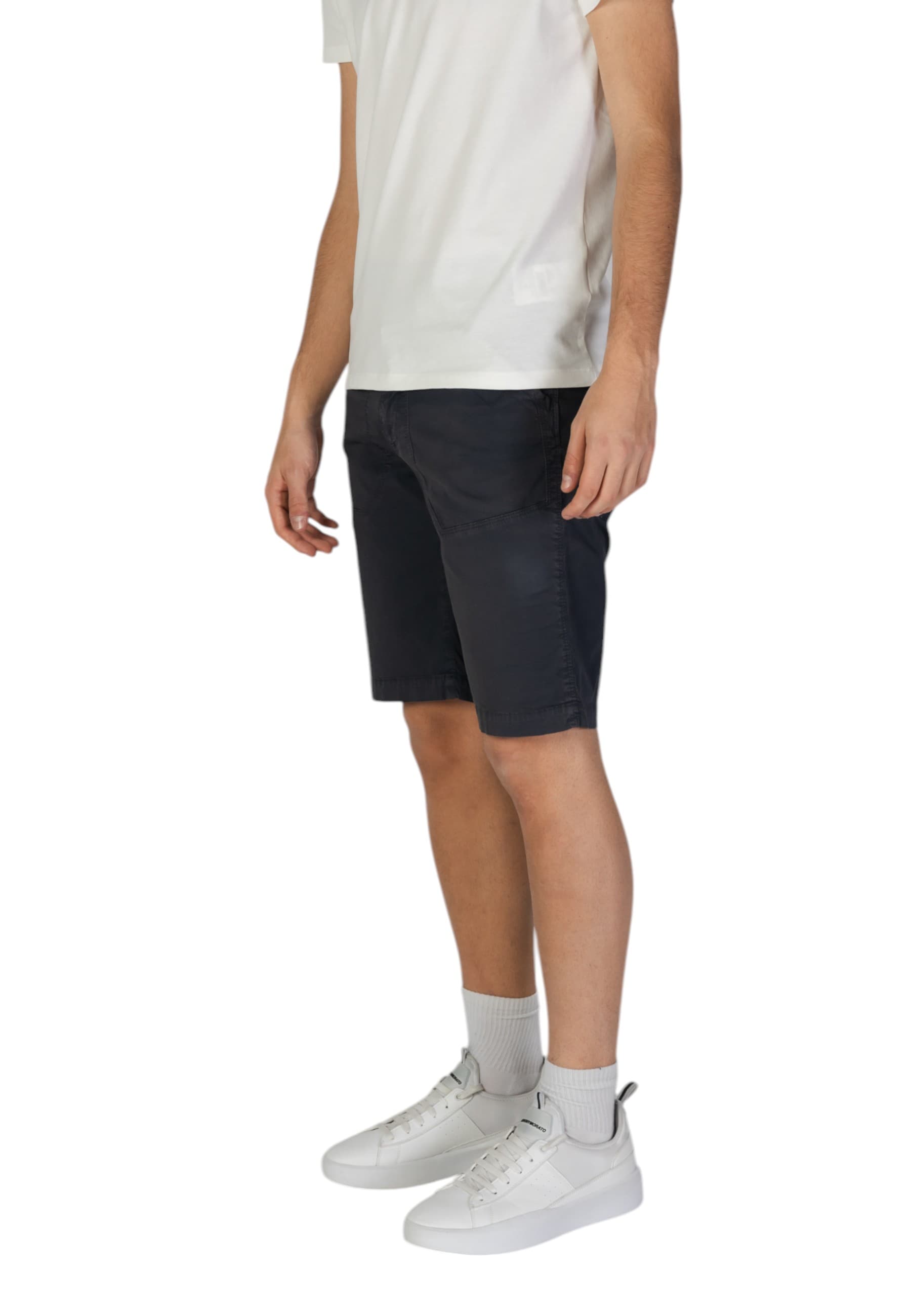 Refrigiwear Men Shorts