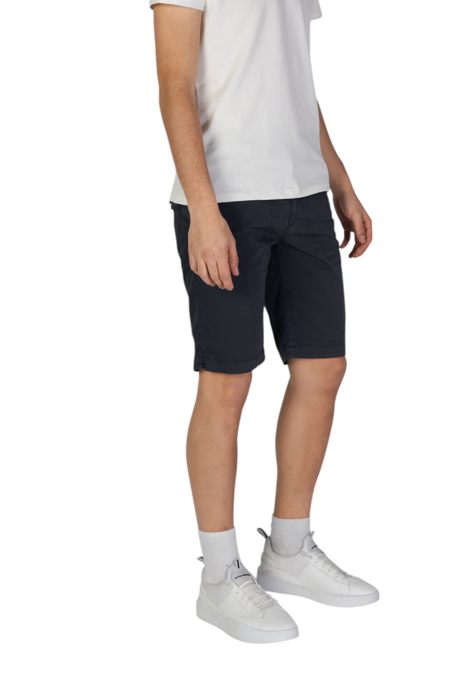 Refrigiwear Men Shorts