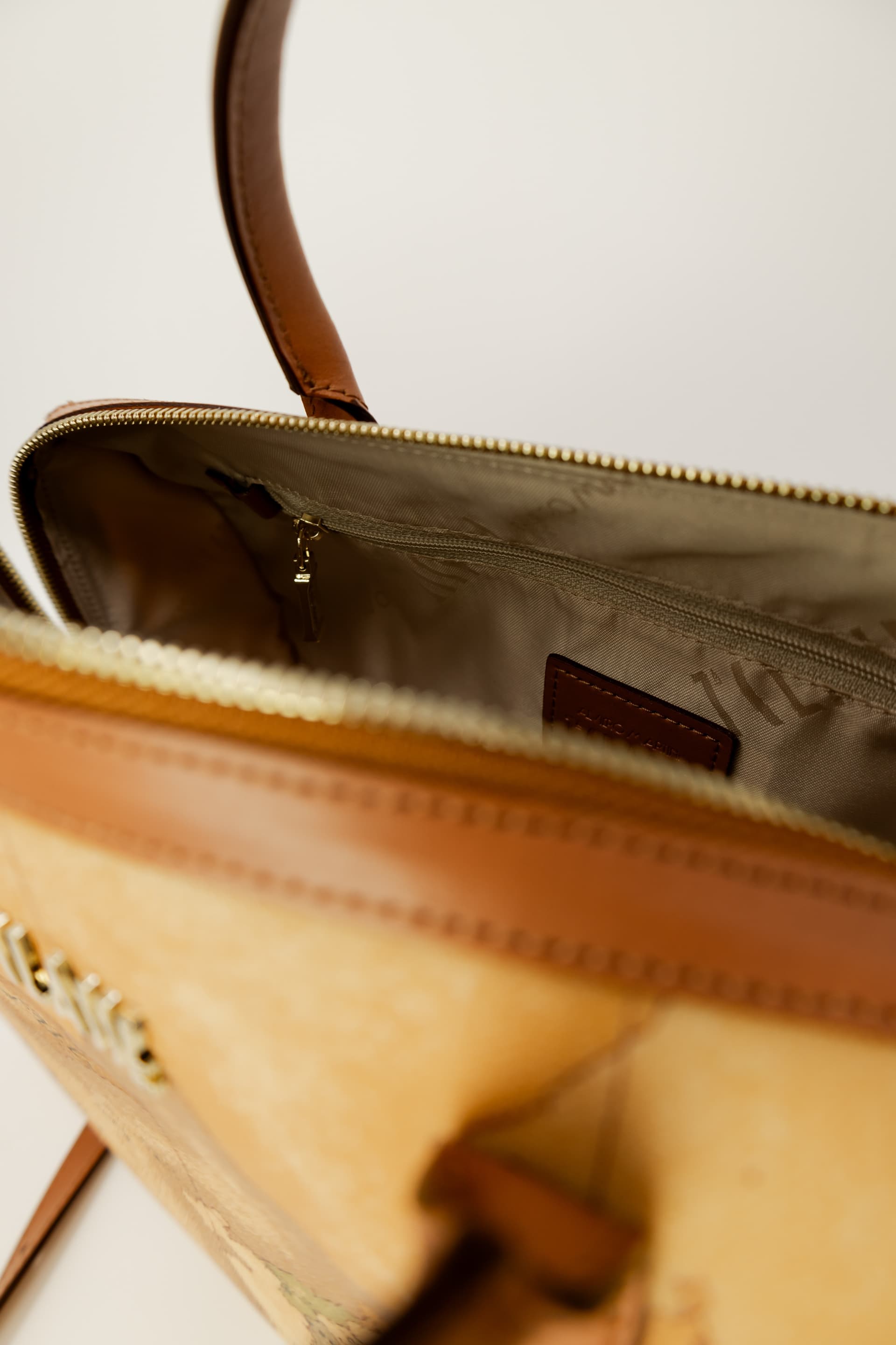 Alviero Martini Prima Classe  Women Bag