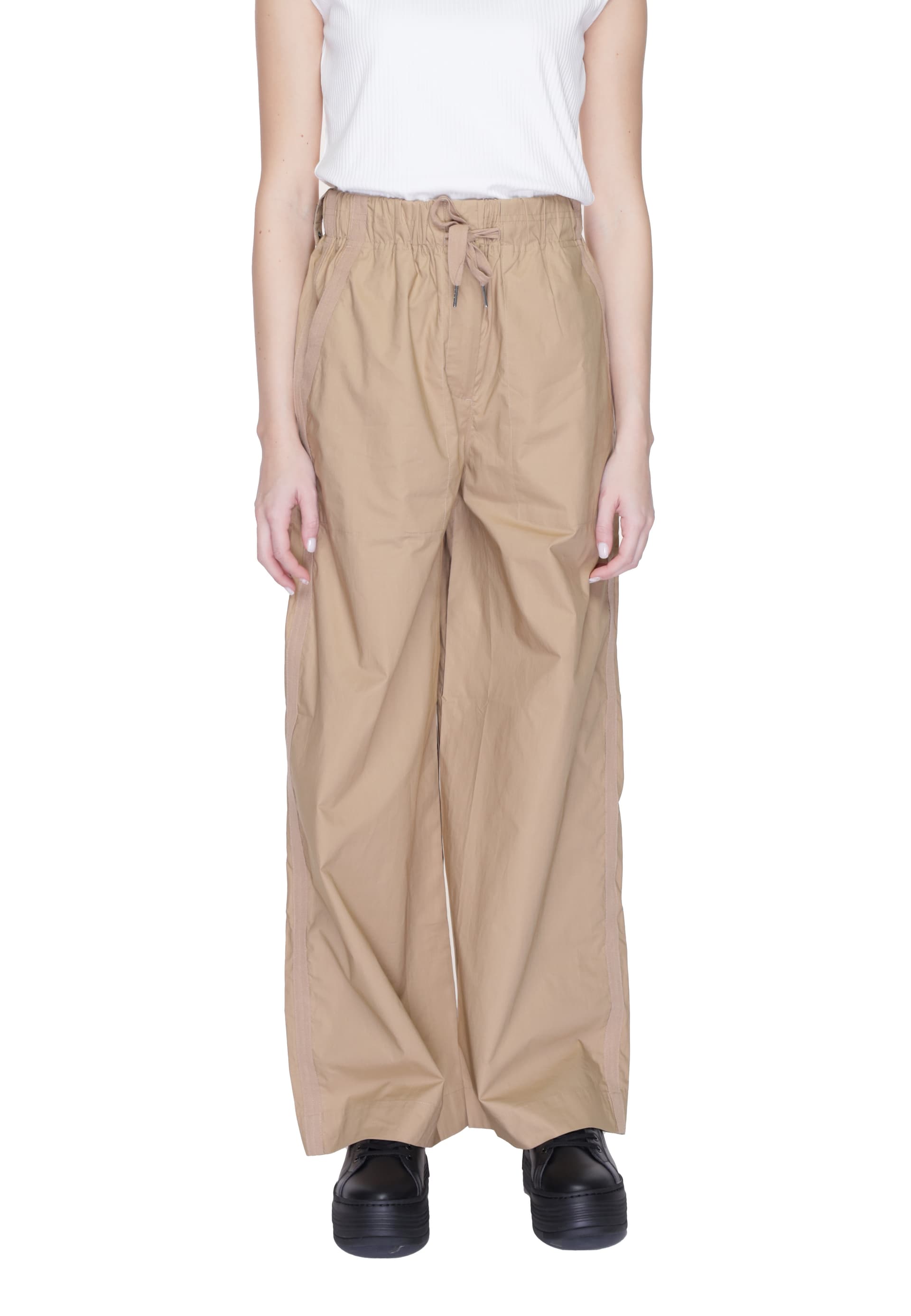 Blauer Women Trousers